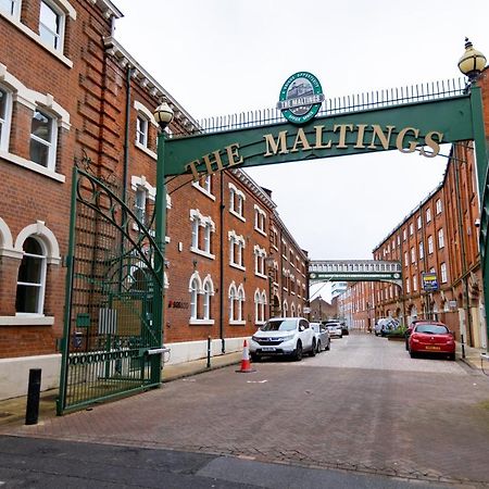 Platform City Theatre Studio With Secure Parking Kingston upon Hull Esterno foto